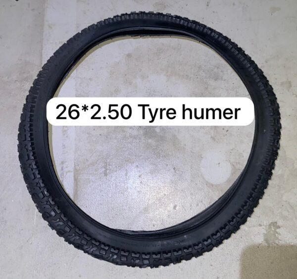 26×2.50 black Hummer tire for bicycles, ideal for roads and light trails