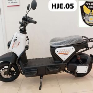 HJE.05 white and black electric scooter with 1200W motor and rear rack