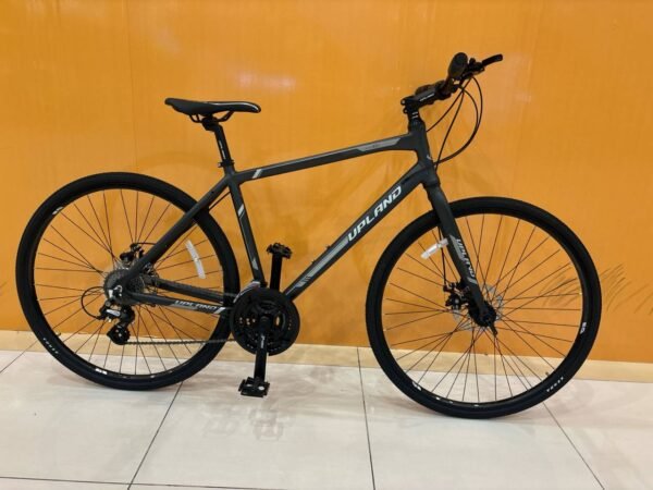 Upland L380-M men’s city bike with aluminum frame and 24-speed Shimano gear system